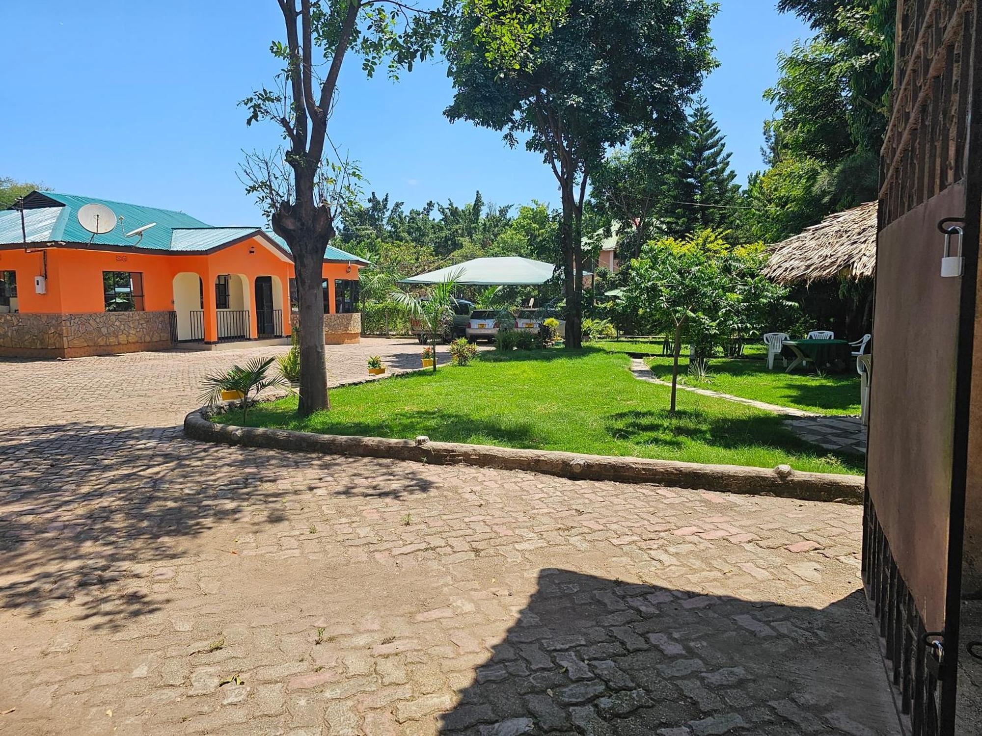 B-More Comfort Stay Boma la Ngombe Экстерьер фото
