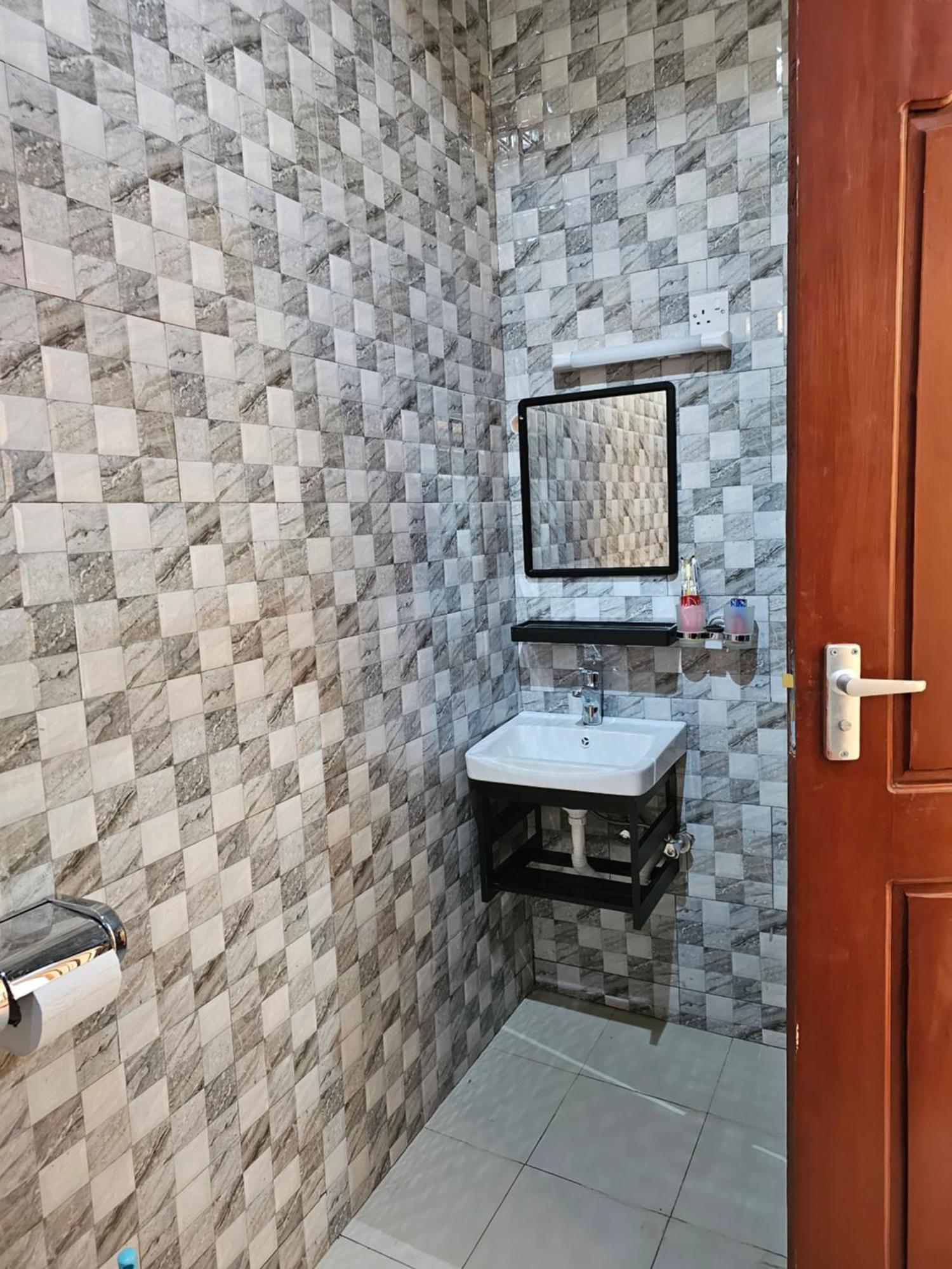 B-More Comfort Stay Boma la Ngombe Экстерьер фото